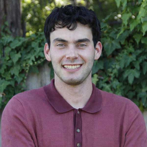 Itamar Zohar's headshot