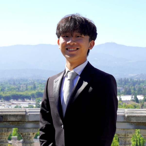 Derick Nguyen's headshot